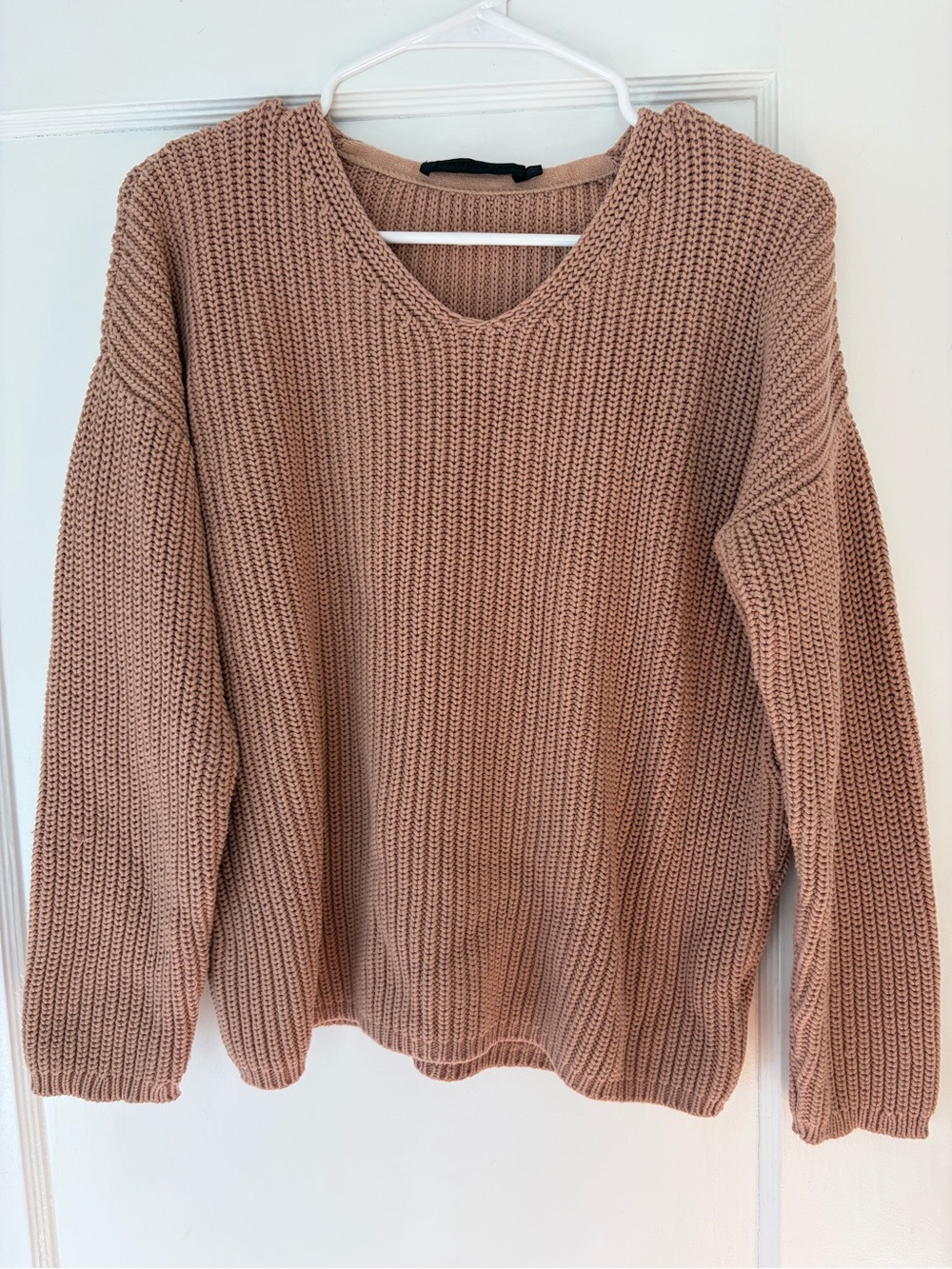 Jenni Kayne Ribbed V-Neck Sweater in Maive